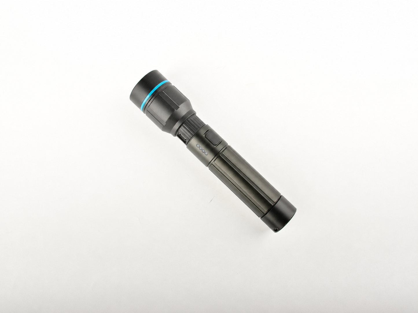 1000 Lumen rechargeable torch